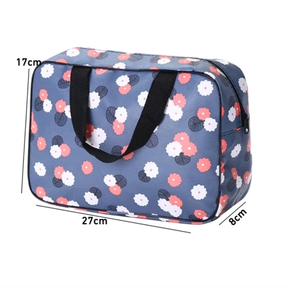 Travel Bag - Picture 3 of 6